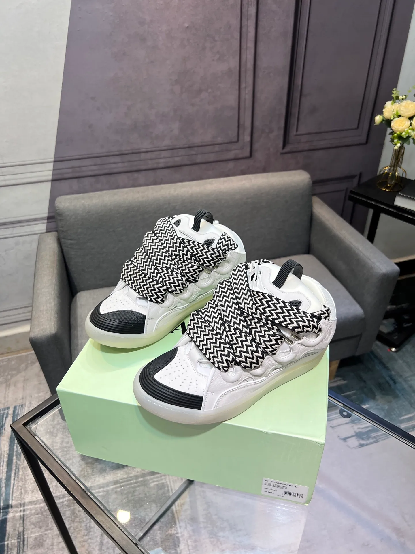 Men's men's shoes💰780 [LANVIN] Latest lace-up fashionable casual sneakers for couples High-quality CLAY couple series‼ ️ The latest trendy products of the season 🌈Many bloggers have planted grass and purchased the original open-mold customization. The upper and outsole are sewn with mark threads without edge sealing. Multiple material splicing combination design. Very versatile for fashionable and casual wear. Comfortable on the feet. Recommended for self-retention (upper cowhide + cow suede + breathable mesh) inner foot pad cowhide exclusive original open-mold clear logo rubber outsole ⚠️36-44 yards (45 custom-made)
